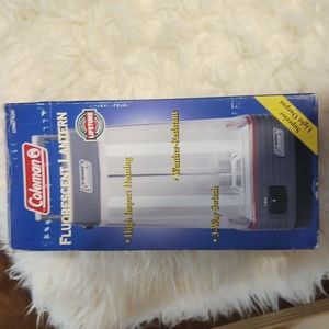 Coleman Fluorescent Lantern. NWT. Battery Powered.